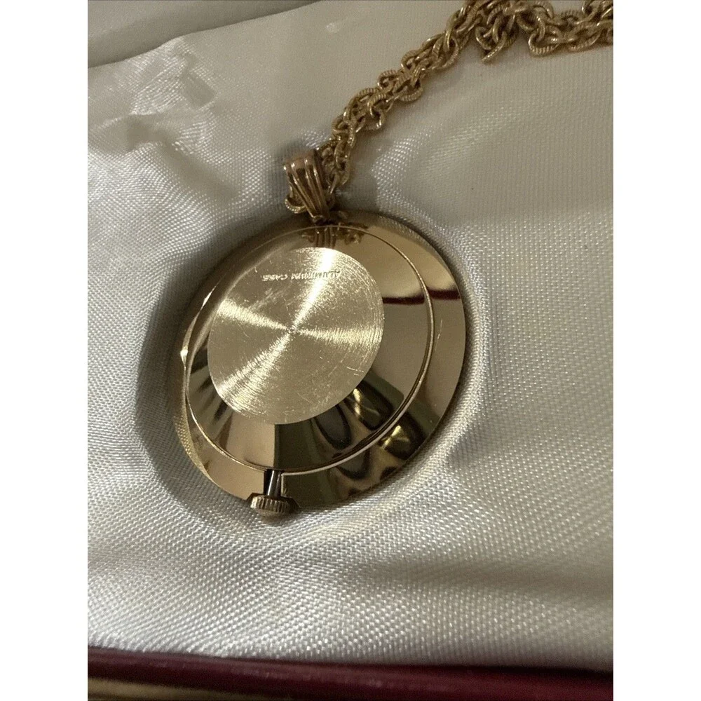 Vtg Timex Cavatina Pendant Necklace Watch Women’s Gold Tone Manual W/Chain & Box